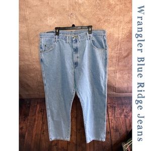 Wrangler Blue Ridge Jeans Denim Relaxed Fit Blue Men’s size 44”x30”.